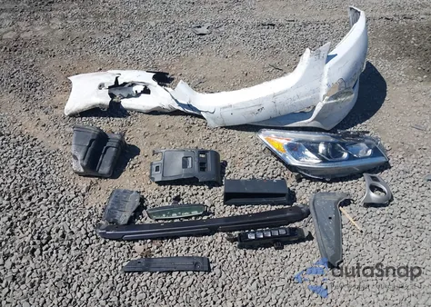 2010 Toyota Matrix z USA, uszkodzony, nr VIN 2T1KU4EE8AC525419